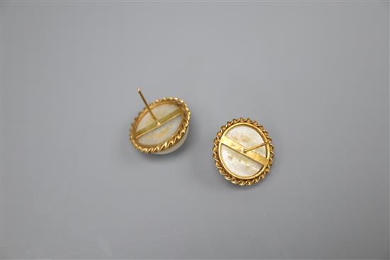 A pair of 18k gold mounted mabé pearl earrings, diameter 2.25cm